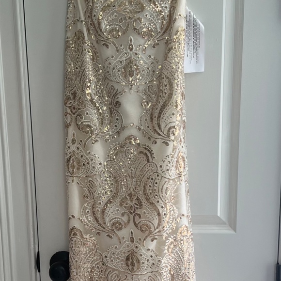 Dress the Population - Picture 3 of 4